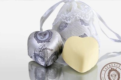 White Heart Laurence / Серця в білому шоколаді з начинкою 1000г 76 фото